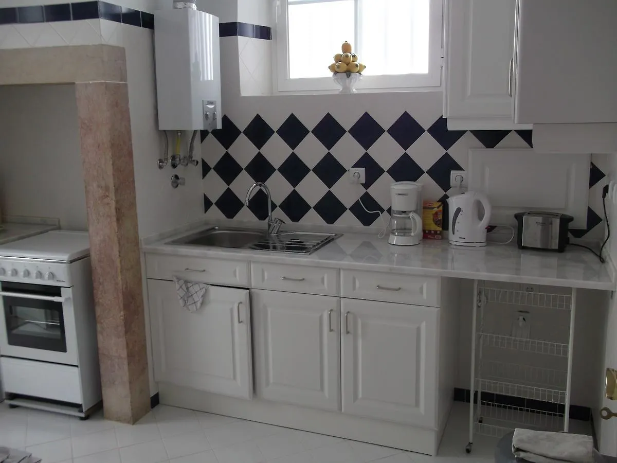 Angola Top Floor 6 Bedrooms Lissabon